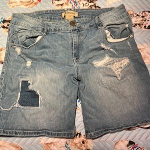 Democracy Size 14 distressed shorts